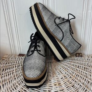 L'INTERVALLE Funky Black & White Woven Platform Oxfords – EU 37 / US 7